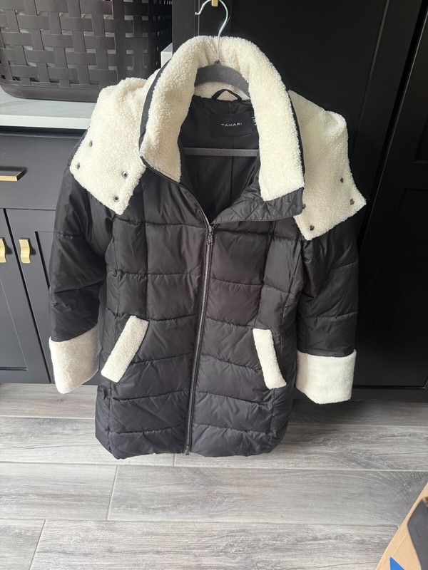 Tahari Sherpa Trimmed Hood and Cuff Puffer Jacket.  Sz. M Medium Black and cream