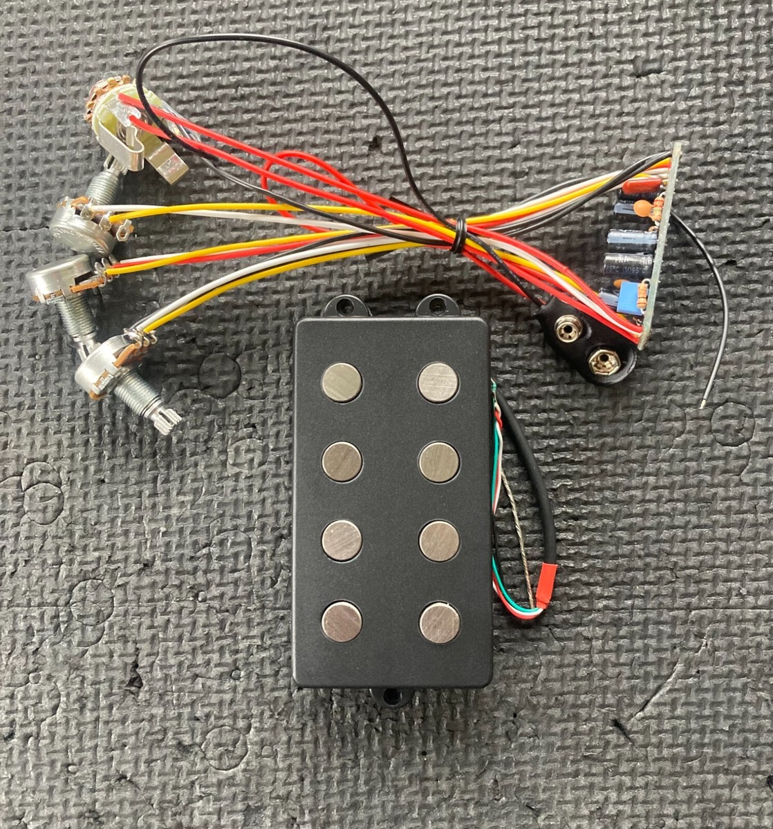 Retrovibe Stinger '77 Musicman Stingray Bass EQ pre-amp 2 band pre