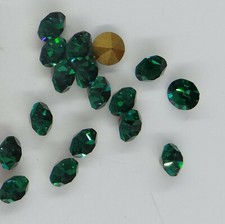1100 SS37 E : 7 strass Swarovski fond conique SS37 (7,8mm) EMERALD