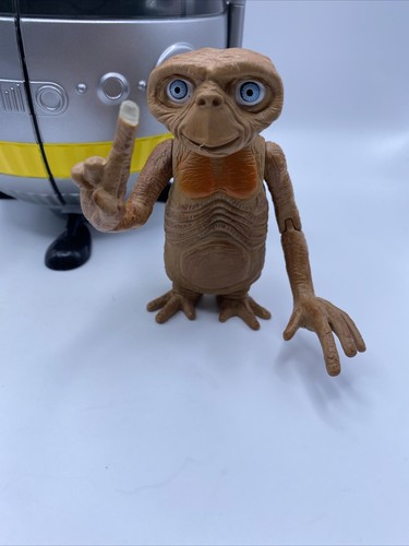 E.T The Extra Terrestrial Interactive Action Figure & Spaceship Toys R Us - Picture 2 of 17