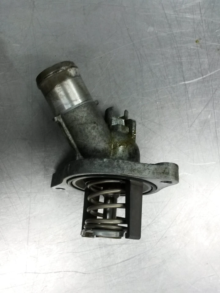 恒温器外壳 2016 年雪佛兰迈锐宝限量版 2.5 — 第 2/4 张图片