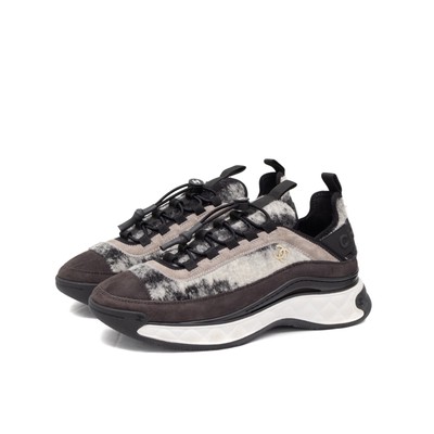 Chanel 2022 Interlocking CC Logo Suede Wool Low-Top Sneakers Grey