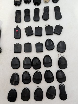 35 LOT OF KEY FOBS KEYLESS ENTRY Jeep Chrysler Subaru, Misc  - 35