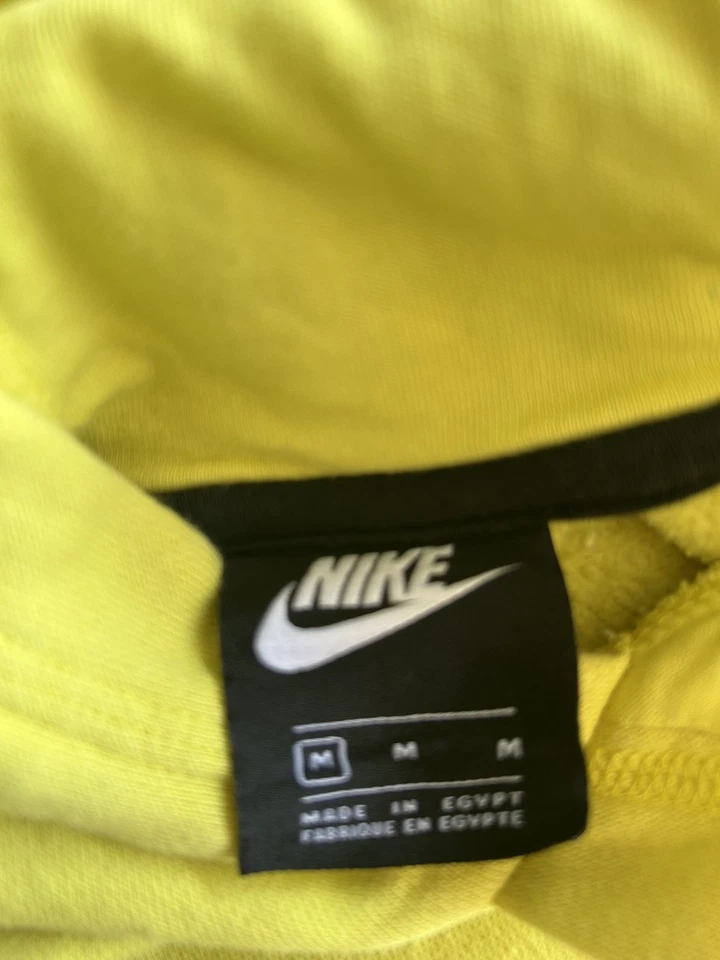 Nike Kyrie X Bob Esponja Dri-Fit 2019 sudadera con capucha amarilla para niños M un pequeño punto de pluma... Foto 3 de 4