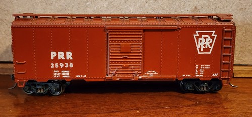 Pennsylvania RR 40' SD Boxcar 25938 con ruedas de metal Kadee Athearn Built HO | Zustand: Used