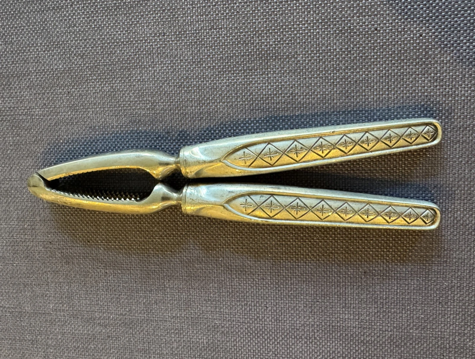 VINTAGE HARDANGER SYLVPLETT HS NUT / SEAFOOD CRACKER PEWTER & STEEL NORWAY 6-1/4