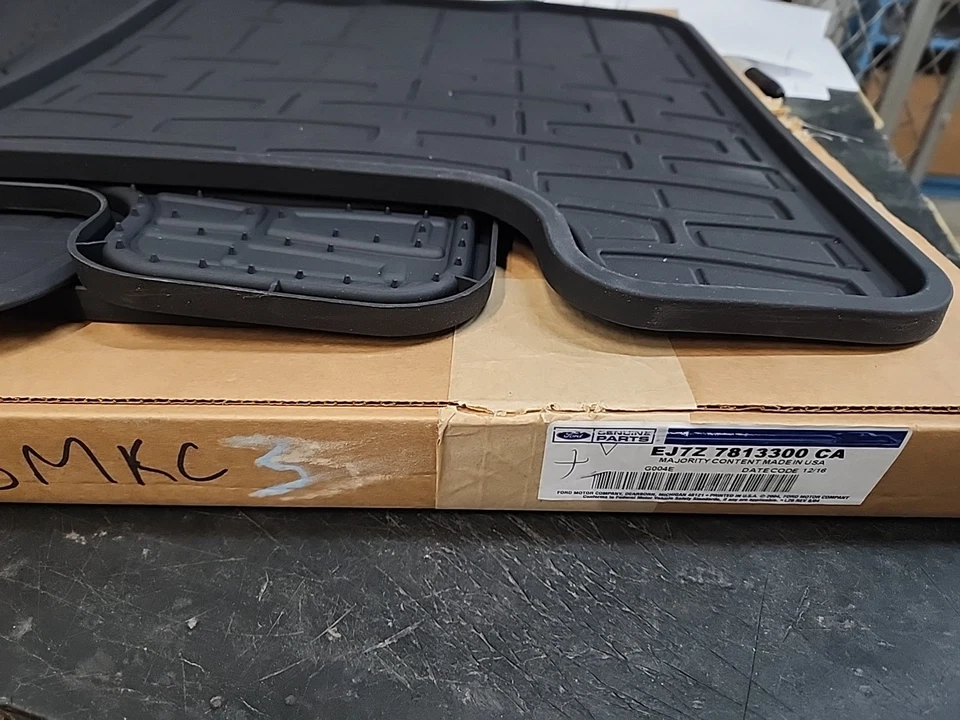FORD - JUEGO ALFOMBRILLAS TODO CLIMA LINCOLN MKC NUEVO EJ7Z-7813300-CA OEM Foto 2 de 3