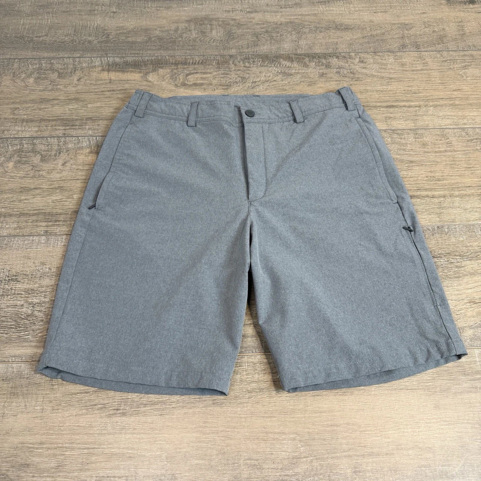 Mack Weldon Mens Chino Stretch Golf Shorts Size Medium 31” Gray Slim Snap EUC B1