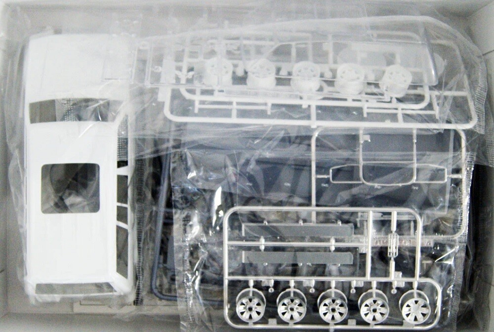 Aoshima 1/24 Scale The Model Car(107)Kit Mitsubishi Pajero