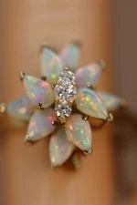 ZALES JTC 14K YELLOW GOLD DIAMOND OPAL HALO CLUSTER FLOWER RING SIZE 6.25 4.18G