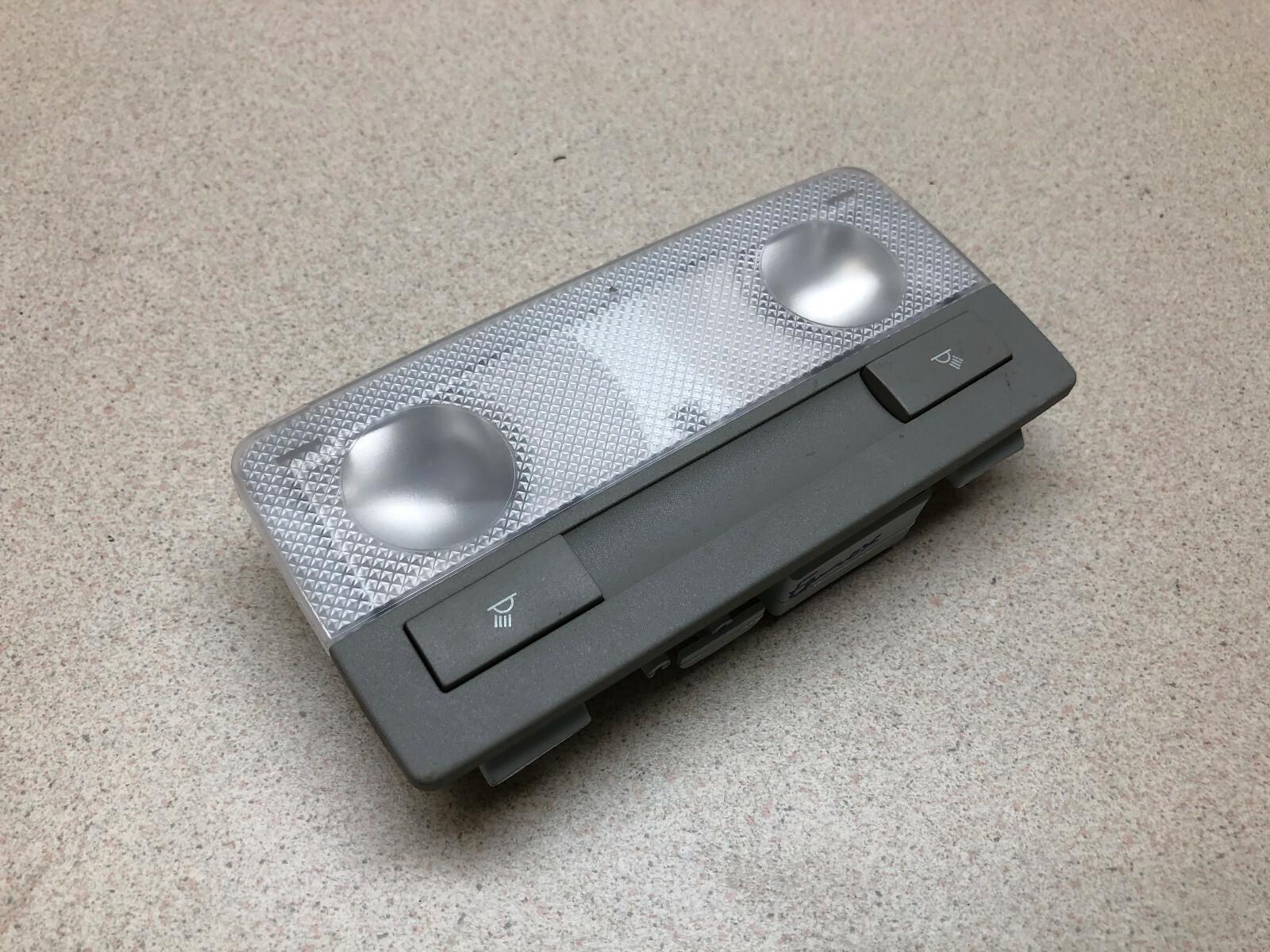 20102017 CHEVROLET EQUINOX CENTER ROOF DOME LIGHT SWITCHES OEM eBay