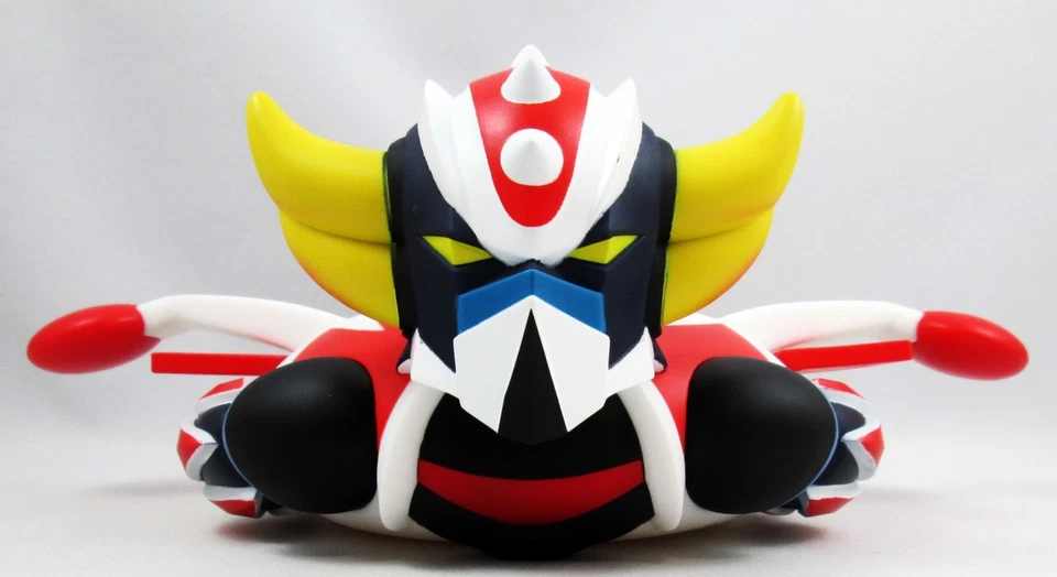 Goldorak - Plastoy - Figurine Tirelire 25cm SD Goldorak Soucoupe Spazer - Photo 4/4