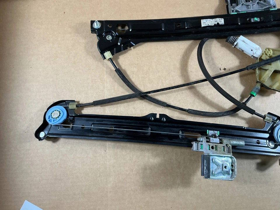 2012-2018 Audi A7 Quattro Front Right Side Door Window Regulator 4G8837462A OEM - Image 3 of 4