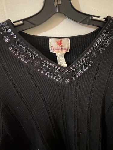 black vneck sweater nwt with sequin detail size large - Picture 7 of 9