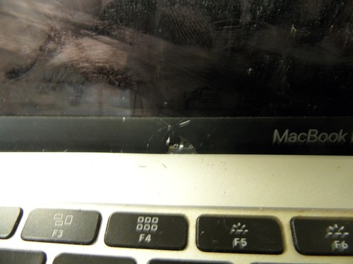 Mid 2017 13" Retina 4 Parts Extensive Damage See Pics Turned On Lit Screen A1708 - Afbeelding 9 van 12