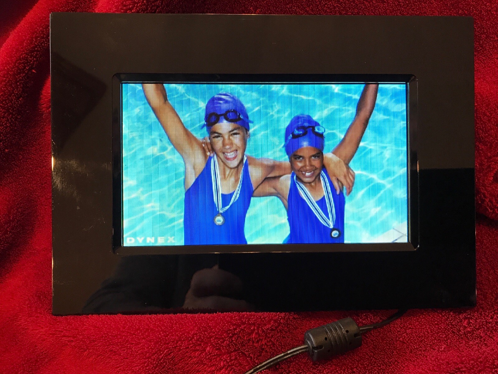 Dynex DXDPF7A 7" Digital Picture Frame 600603114526 eBay