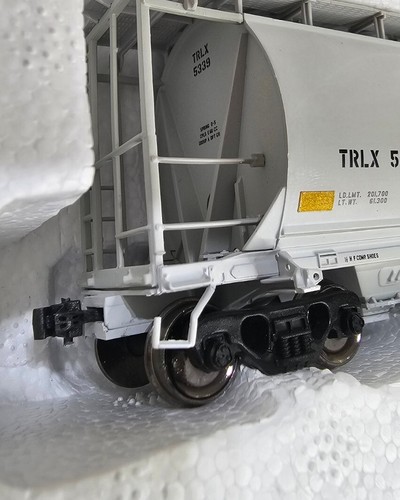1989-1 Atlas TRLX Texas Railcar Cylindrical 3-Bay Covered Hopper - Picture 8 of 8