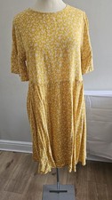 New Look Pretty Aline Yellow Dress With Daisy Print Back Button  Size 10