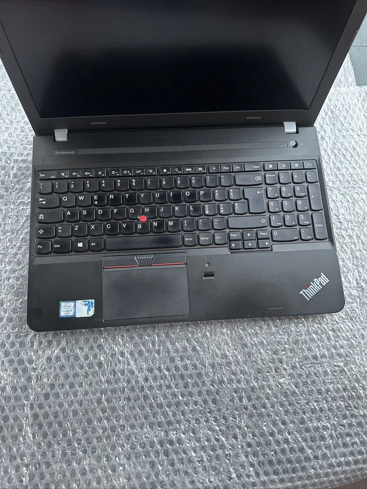 Lenovo ThinkPad E560 - i7-6500U - Radeon R7 2GB - RAM 16GB - SSD 500GB - Win 10 - Immagine 2 di 4