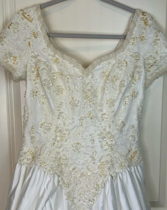 90’s Vintage Mori Lee White Lace Satin Beaded Wedding Dress Train Size 12 - Image 3 of 4