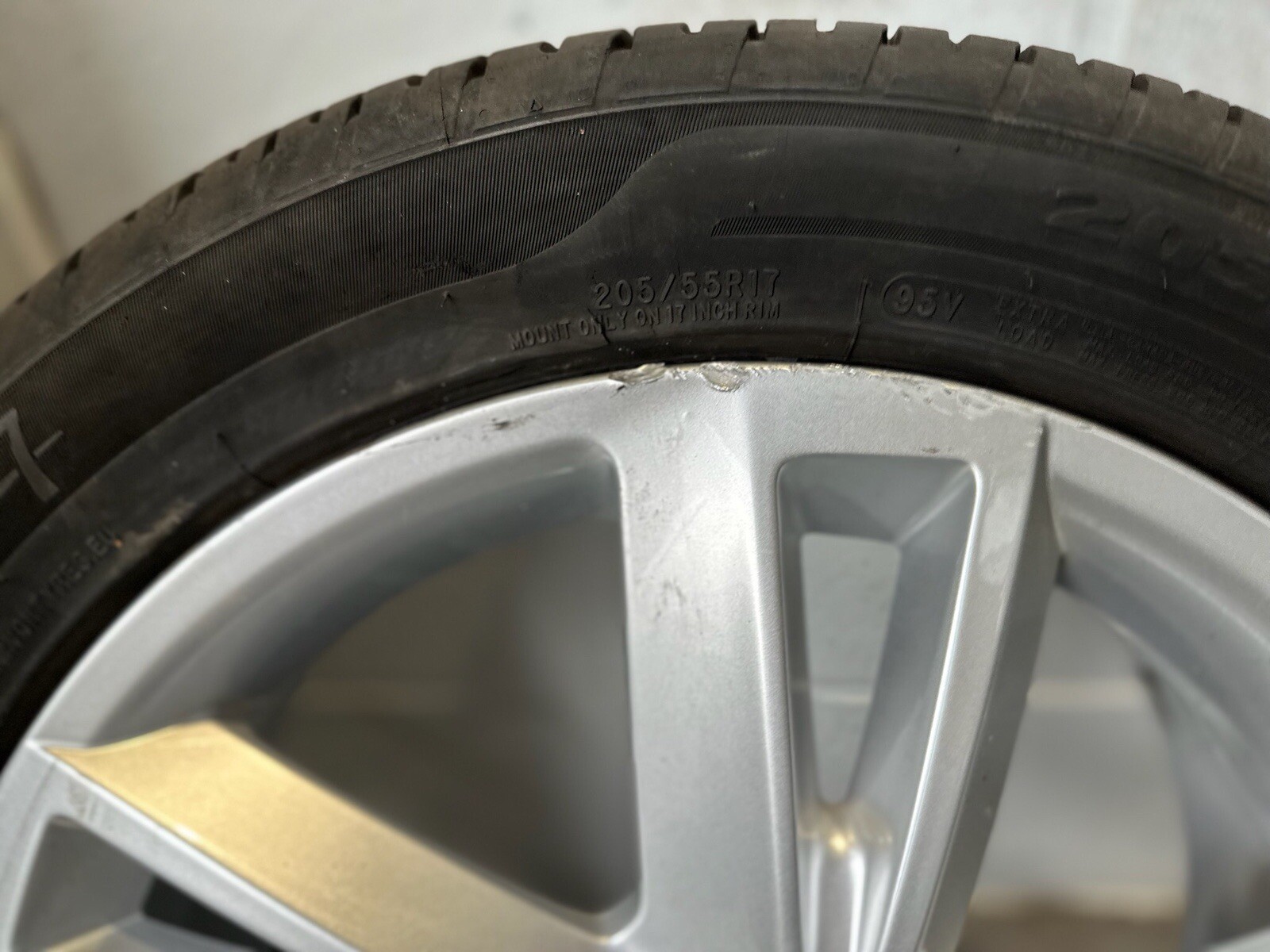 1x Genuine Seat Arona 17'' Alloy Wheel 6.5Jx17 6F9601025E eBay