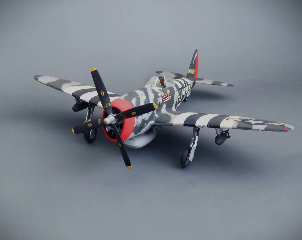 Built P-47 WW2 fighter plane 1/48 - Image 4 of 4