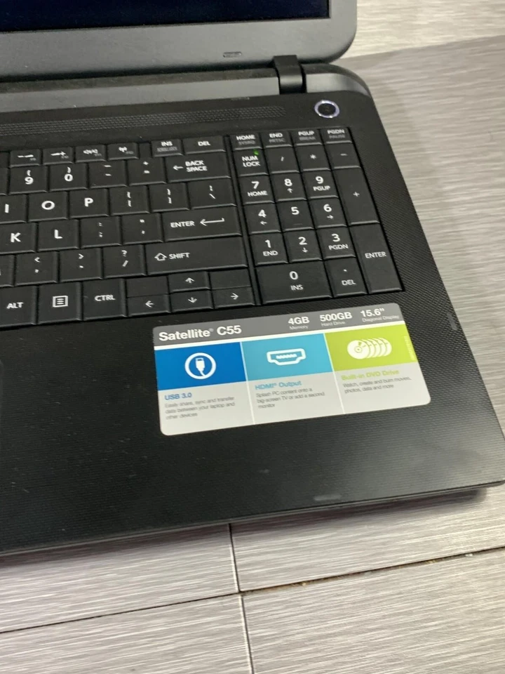 Portátil Toshiba Satellite C55-B5201 negro con pantalla de 15,6" Intel Celeron - para piezas Foto 3 de 4