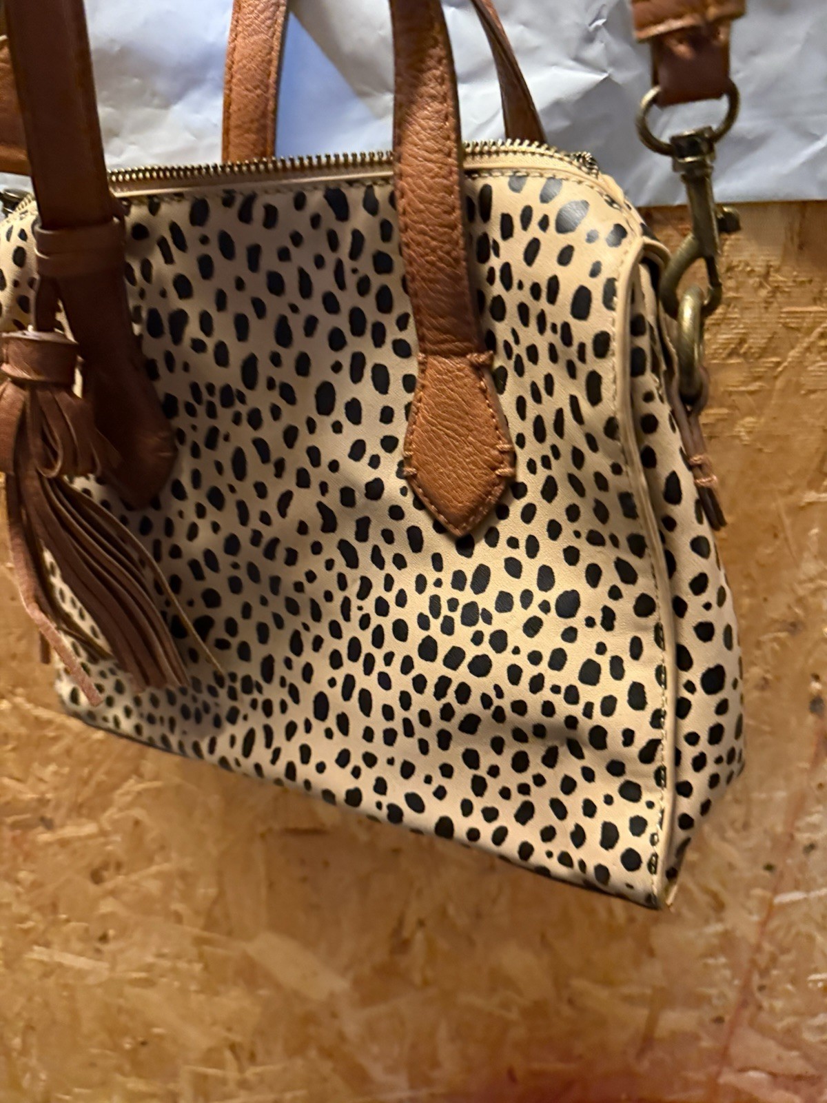 Universal Thread Crossbody - image 2