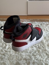Nike Air Jordan 1 Mid Kids Size 12C Chicago Sneakers