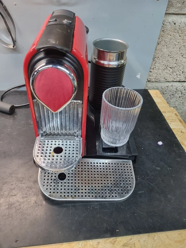 Nespresso Krups Citiz Coffee Machine body only XN7305 Red for parts, photo 4 of 4