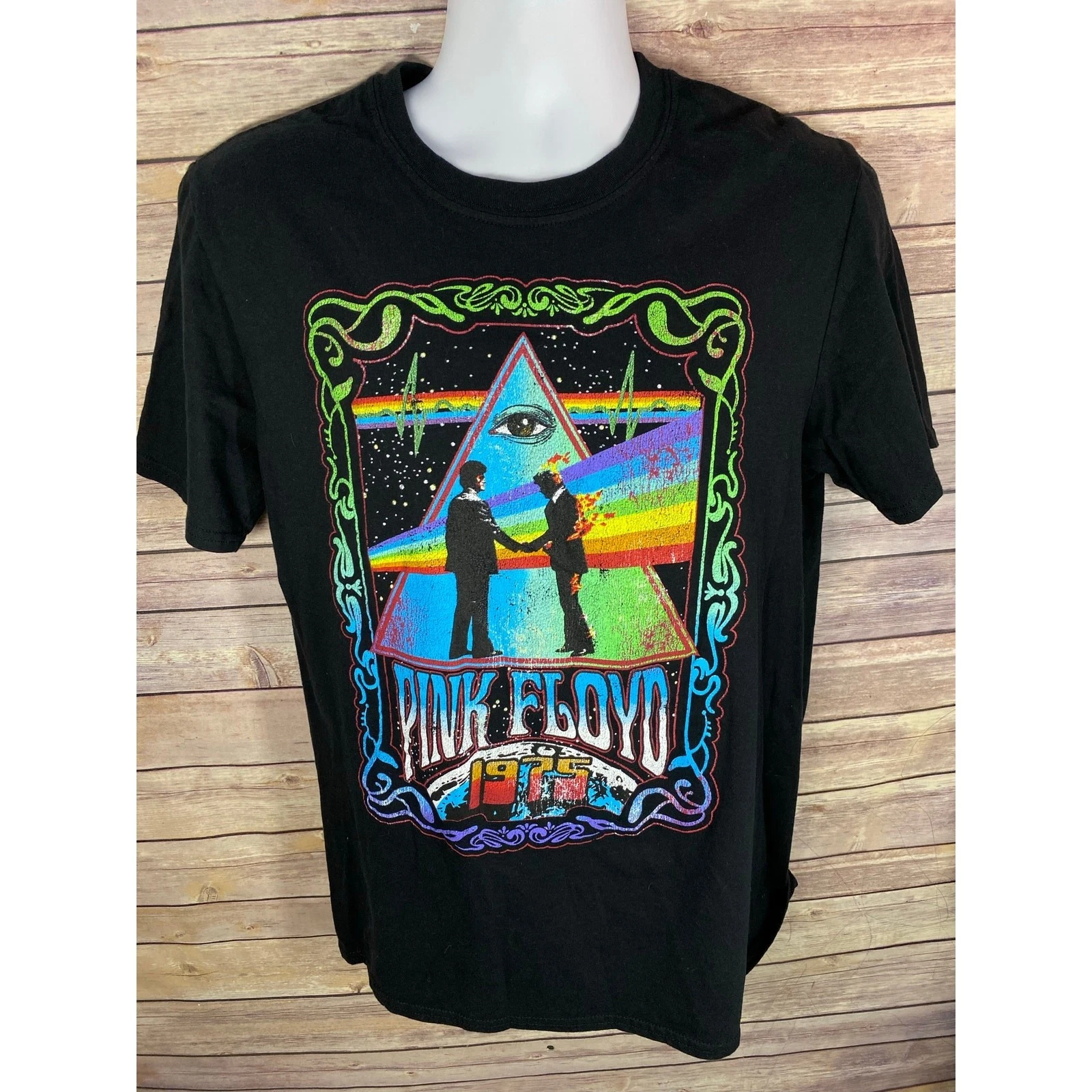 Pink Floyd Black Rainbow Men’s T‑Shirt – Size Medium – Short Sleeve