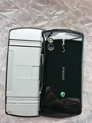 Smartphone Sony Ericsson XPERIA PLAY R800i Negro Blanco Android Juego GSM Desbloqueado - Imagen 5 de 6
