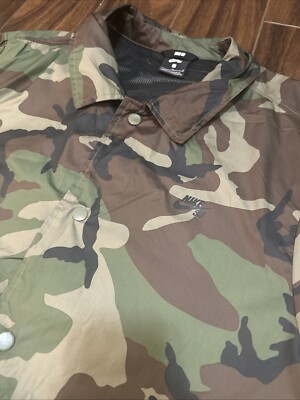 NIKE SB SHIELD COACH Mens Large Olive Black Camo Snap Button