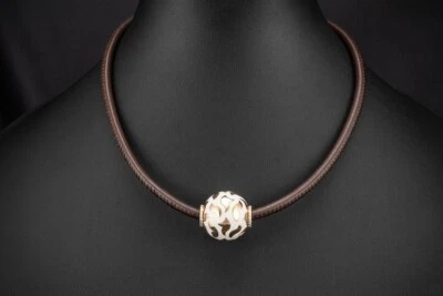 Leo Wittwer Collier Lederkette mit Emaille Diamant Anhänger Rotgold 750 Schmuck - Bild 1 von 4