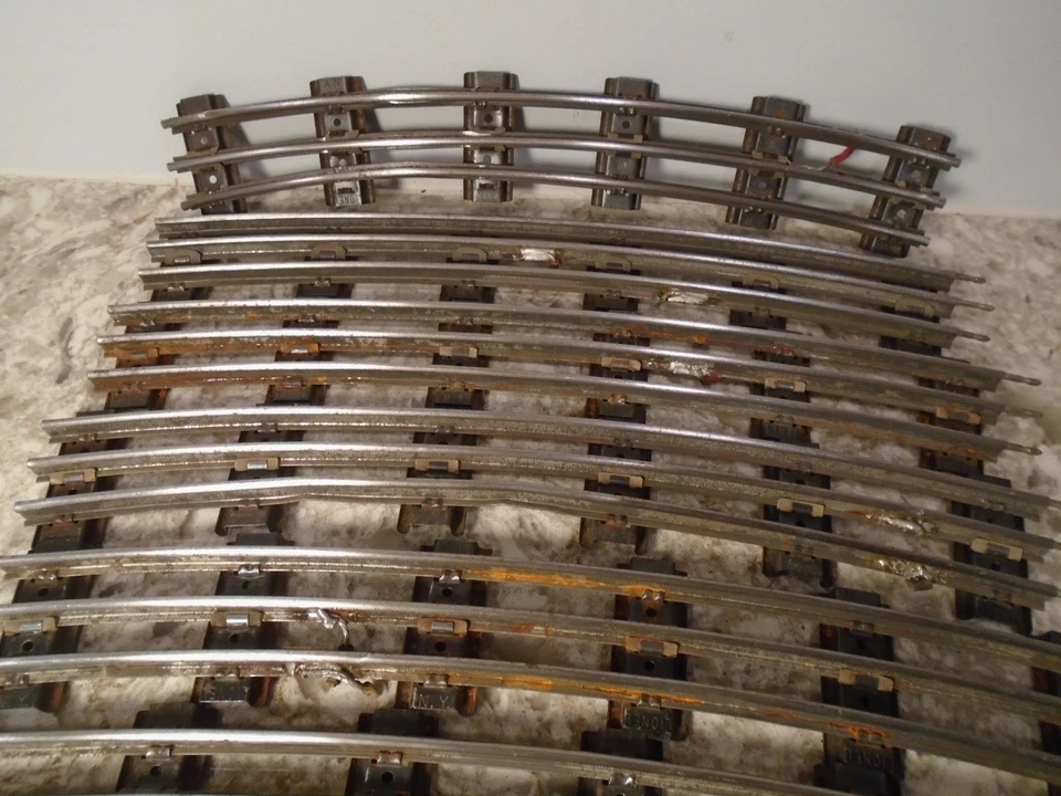 19 SECTIONS POSTWAR LIONEL O GAUGE 072 CURVE TRACKS NEED WORK - Image 2 of 4