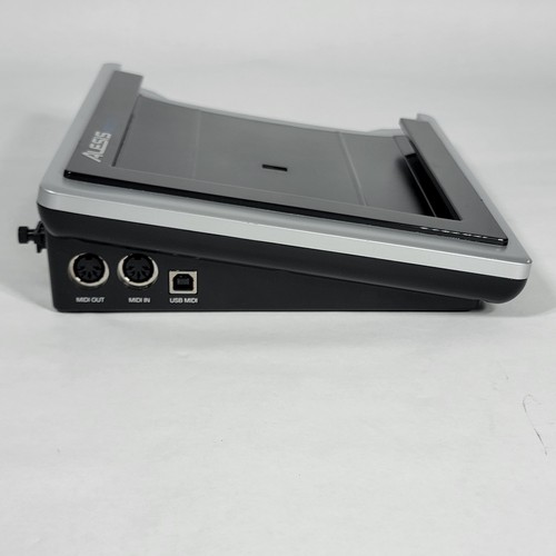 Alesis iO Dock Pro Audio Dock for Ipad - Picture 4 of 24