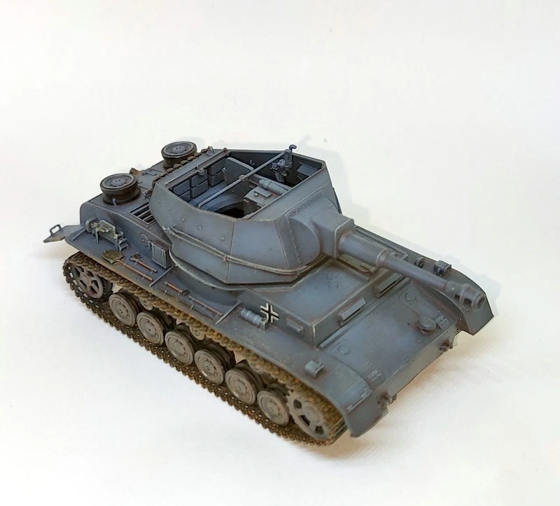 PRO BUILT 1/48  Geschutzwagen IVb 10,5cm leFH 18/1 - ready model - Image 2 of 4