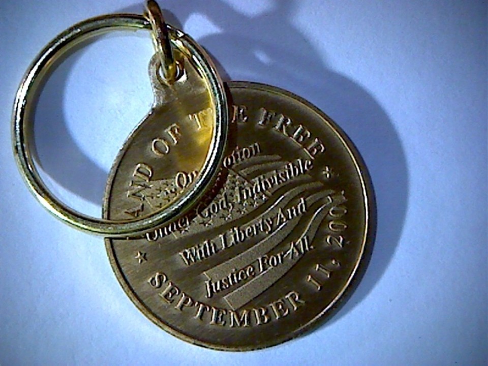 911 KEY CHAIN, LAND OF THE FREE, 9/11/2001, GREAT NATION STANDS UNITED ...