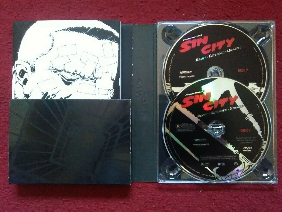 Frank Miller's Sin City Recut Extended Unrated Region 1 DVD & Graphic Novel set - Image 4 of 4