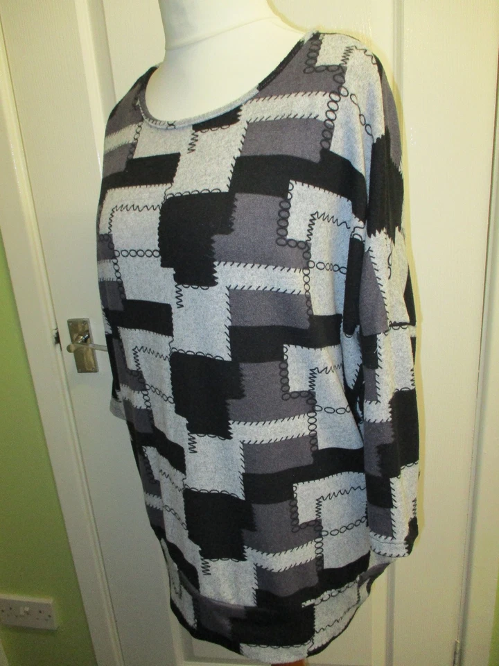 QUIZ SIZE 16 WOMENS BLACK/GREY LONG JUMPER OVERSIZED - Image 4 of 4