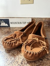 Minnetonka Moccasins Womens Size 9 Brown Suede Slip On Shoes Fringe Bow Casual