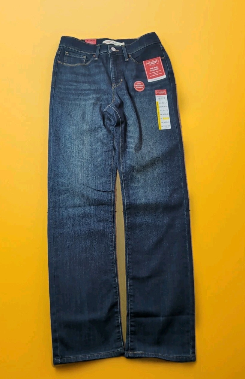 Signature by Levi Strauss Women's Mid Rise Straight Leg 6M Stretch Denim 