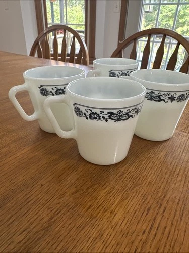 PYREX Old Town Blue Onion Coffee Cups #1410 Corning D Handle Mugs Set Of 4