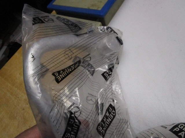 Manguera de succión de línea de retorno de CA Mazda 3 2.0 2011 2012 2013 original BBM4-61-462E Foto 4 de 4