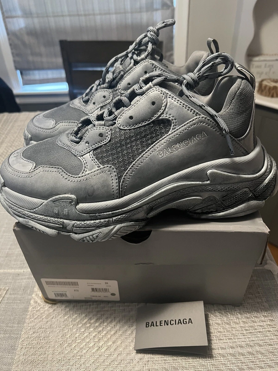 NEW Men’s Balenciaga Triple S Sneaker Sz 9 / 42 - Grey