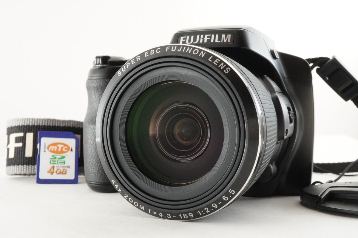 FUJIFILM FINEPIX S8400 Black With 4GB SDHC Card Digital FUJIFILM FINEPIX S8400 Black With 4GB SDHC Card Digital
