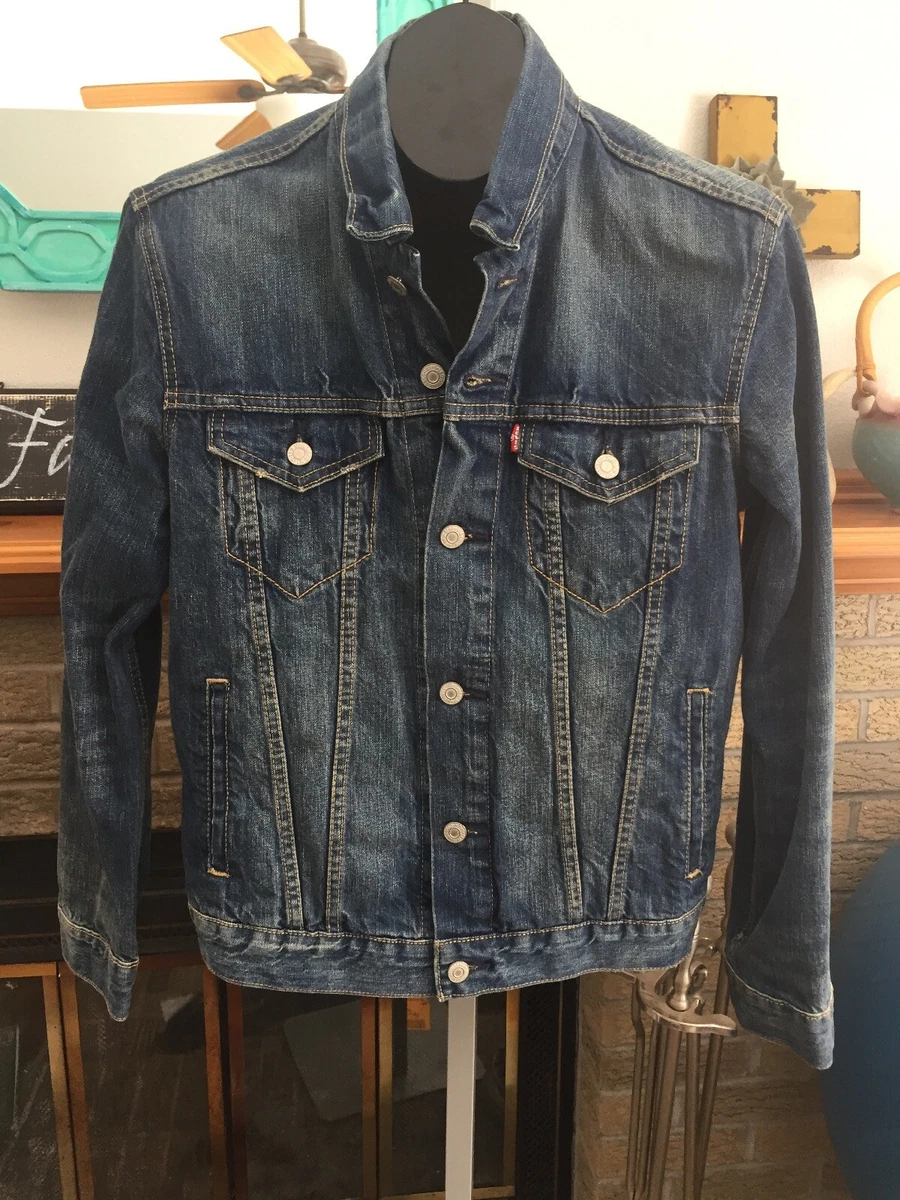 Levi s Men s Red Tag Denim Jean Jacket Size S Medium Wash Distressed