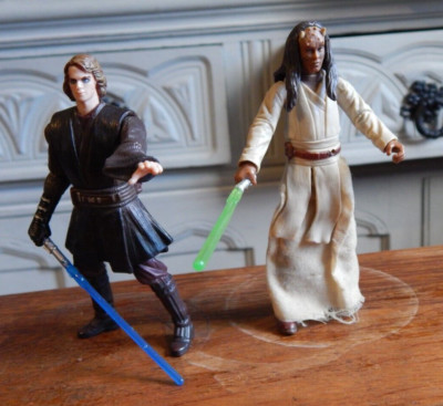 ANAKIN SLASHING ATTACK & AGEN KOLAR JEDI MASTER STAR WARS ROTS 2004