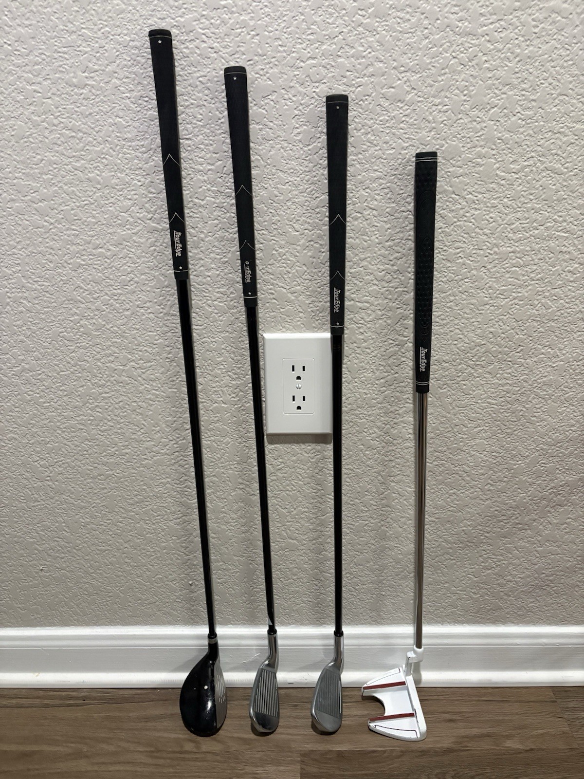 Set Of 4 Tour Edge Bazooka HT Max J Junior Hybrid, 9/PW, 7/8
