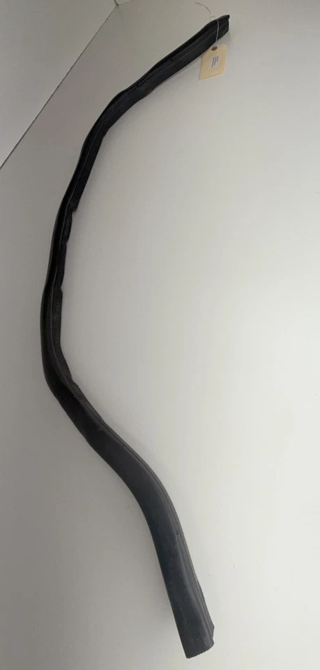 1999-2004 Jeep Grand Cherokee Core Support Hood Weatherstrip - Image 3 of 4